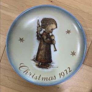 Vintage Christmas 1972 Hummel Plate